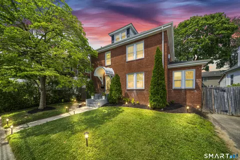 34 Selldan St, West Hartford, CT 06110