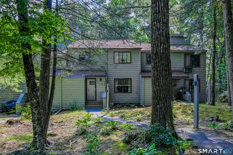 312 Cliffside Dr #312, Torrington, CT 06790