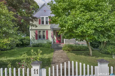 11 Plains Rd, Moodus, CT 06469