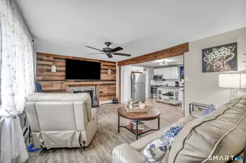 Living - 171 Smith St, Middletown, CT 06457 photo 2 of 3