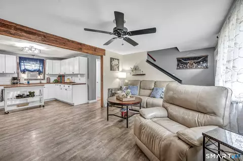 Entry Way - 171 Smith St, Middletown, CT 06457 photo 1 of 1