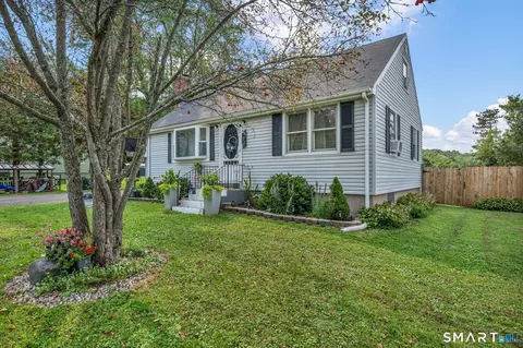 Exterior - 171 Smith St, Middletown, CT 06457 photo 2 of 10