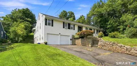 117 Brookmoor Rd, West Hartford, CT 06107