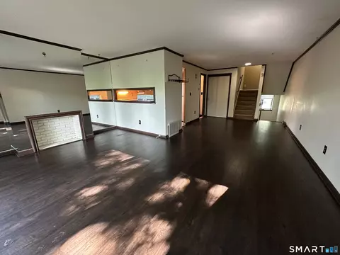 Living - 189 Spring St #189, Wethersfield, CT 06109 photo 1 of 4