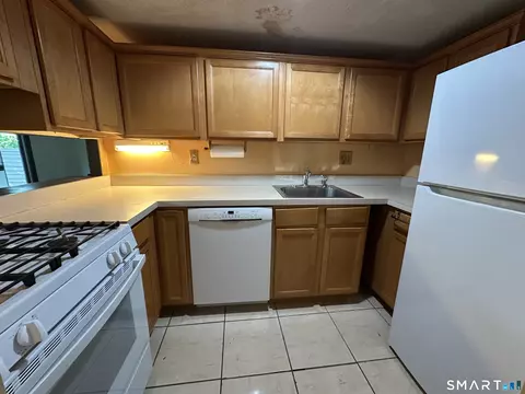 Kitchen - 189 Spring St #189, Wethersfield, CT 06109 photo 1 of 3