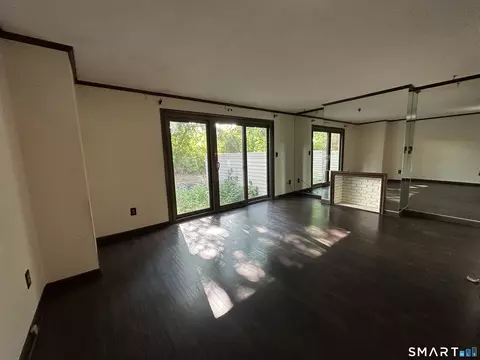 Living - 189 Spring St #189, Wethersfield, CT 06109 photo 2 of 4