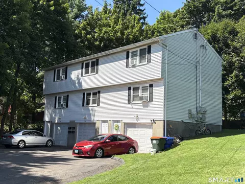 76 North St, Meriden, CT 06451