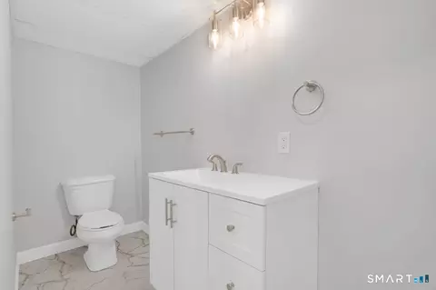 Bath - 129 Midwell Rd, Wethersfield, CT 06109 photo 3 of 3