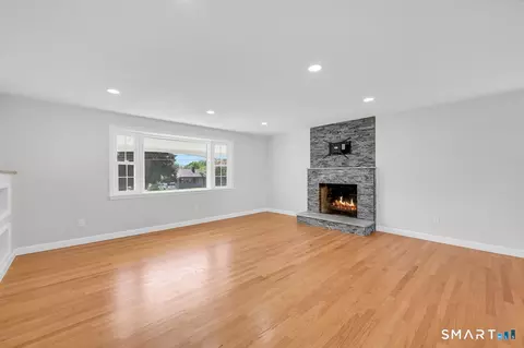 Living - 129 Midwell Rd, Wethersfield, CT 06109 photo 4 of 7