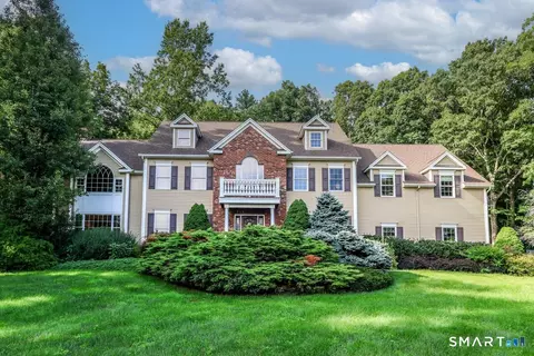 4 Mia Bella Dr, New Milford, CT 06776