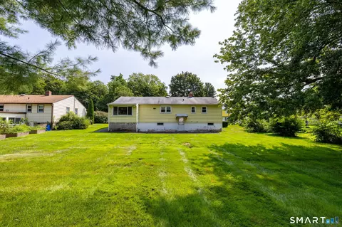 Exterior - 632 Circular Ave, Hamden, CT 06514 photo 7 of 11