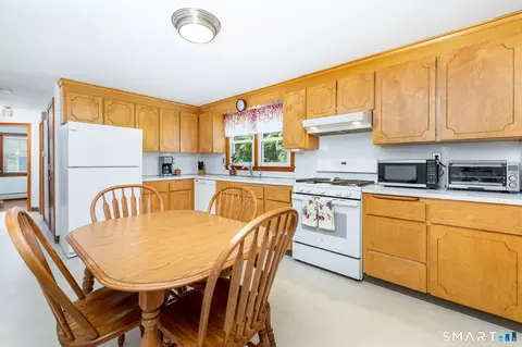 Kitchen - 632 Circular Ave, Hamden, CT 06514 photo 3 of 4