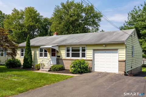 Exterior - 632 Circular Ave, Hamden, CT 06514 photo 3 of 11