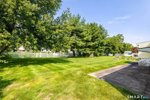 Exterior - 632 Circular Ave, Hamden, CT 06514 photo 5 of 11