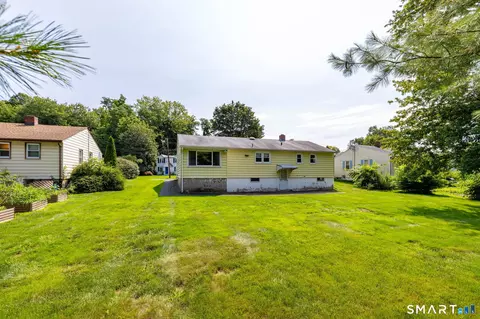 Exterior - 632 Circular Ave, Hamden, CT 06514 photo 9 of 11