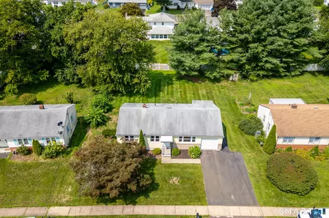 View/Area - 632 Circular Ave, Hamden, CT 06514 photo 2 of 5