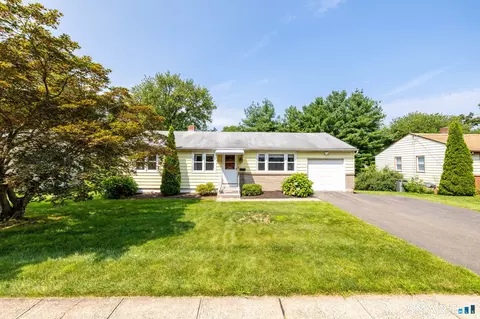 Exterior - 632 Circular Ave, Hamden, CT 06514 photo 2 of 11
