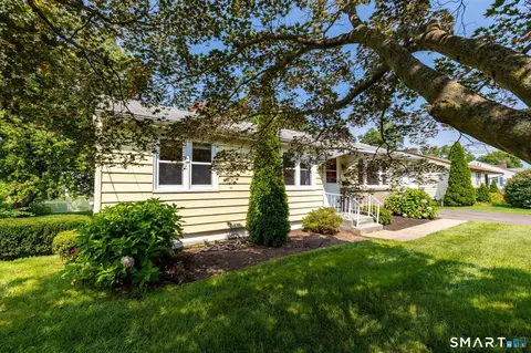 Exterior - 632 Circular Ave, Hamden, CT 06514 photo 4 of 11