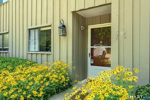 64 Gillies Ln #64, Norwalk, CT 06854