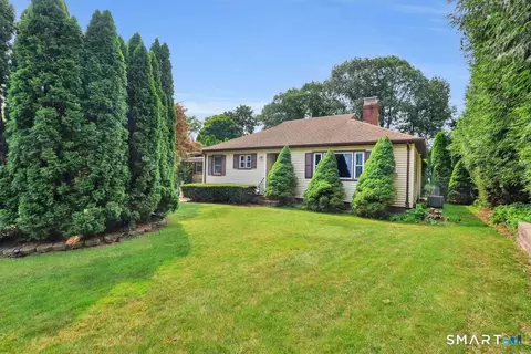 68 Pine St, Meriden, CT 06451