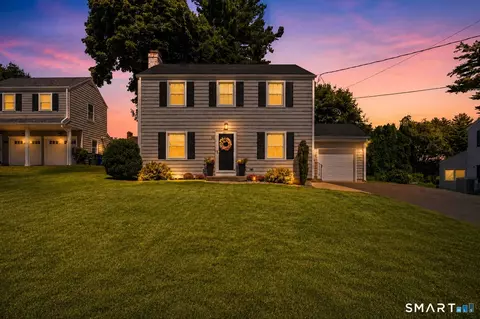 18 Chapman Rd, West Hartford, CT 06107