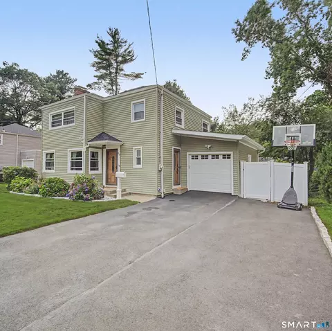 80 Lakeview Ter, New Haven, CT 06511