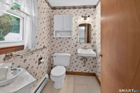 Bath - 4 Kish Pl, Wallingford, CT 06492 photo 3 of 3