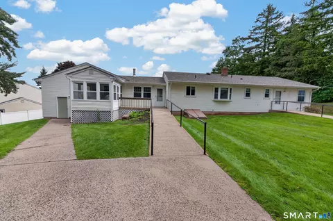 Exterior - 4 Kish Pl, Wallingford, CT 06492 photo 7 of 8