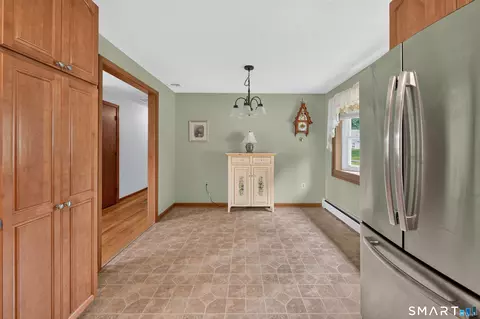 Entry Way - 4 Kish Pl, Wallingford, CT 06492 photo 1 of 2