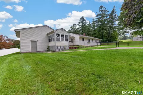 Exterior - 4 Kish Pl, Wallingford, CT 06492 photo 6 of 8
