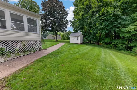 Exterior - 4 Kish Pl, Wallingford, CT 06492 photo 5 of 8