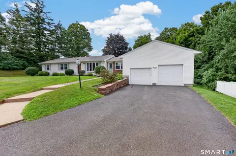 Exterior - 4 Kish Pl, Wallingford, CT 06492 photo 2 of 8