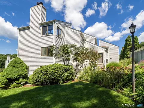 168 Rowayton Woods Dr #168, Norwalk, CT 06854