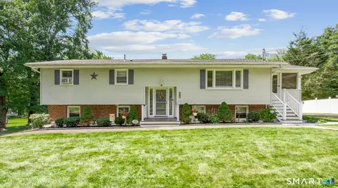 41 Clyde St, Watertown, CT 06779