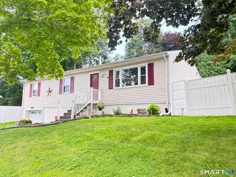 66 Greenview Dr, Waterbury, CT 06708