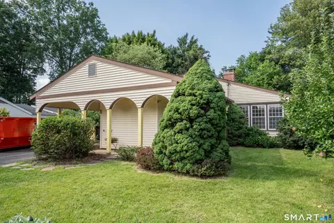 52 Greenhouse Blvd, West Hartford, CT 06110
