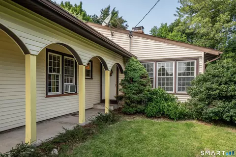 52 Greenhouse Blvd, West Hartford, CT 06110