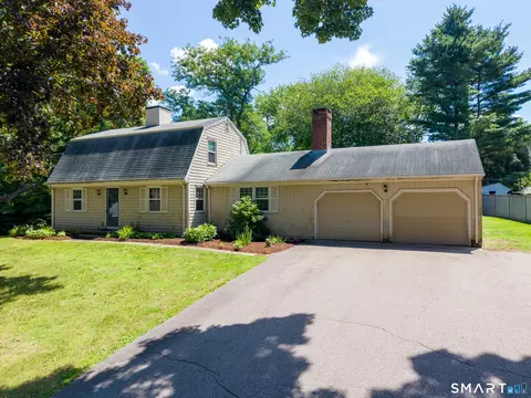 18 Partridge Ln, Essex, CT 06426