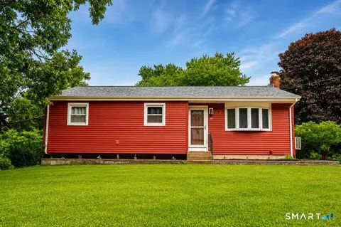 31 Crestview Dr, Colchester, CT 06415