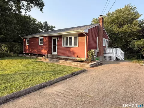31 Crestview Dr, Colchester, CT 06415
