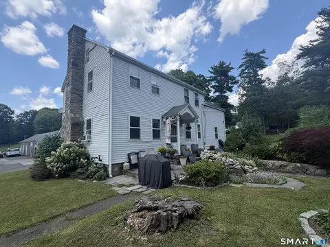 17 Erskine Rd, Stamford, CT 06903