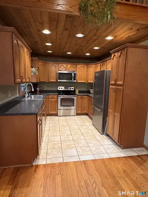 Kitchen - 419 Lathrop Rd, Plainfield, CT 06374 photo 2 of 3