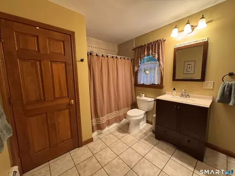 Bath - 419 Lathrop Rd, Plainfield, CT 06374 photo 1 of 3