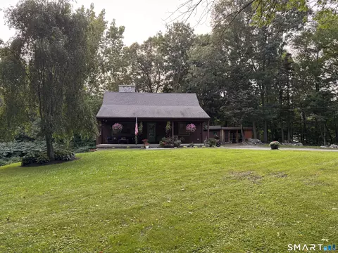 Exterior - 419 Lathrop Rd, Plainfield, CT 06374 photo 6 of 8