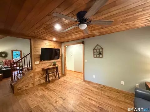 Living - 419 Lathrop Rd, Plainfield, CT 06374 photo 3 of 5