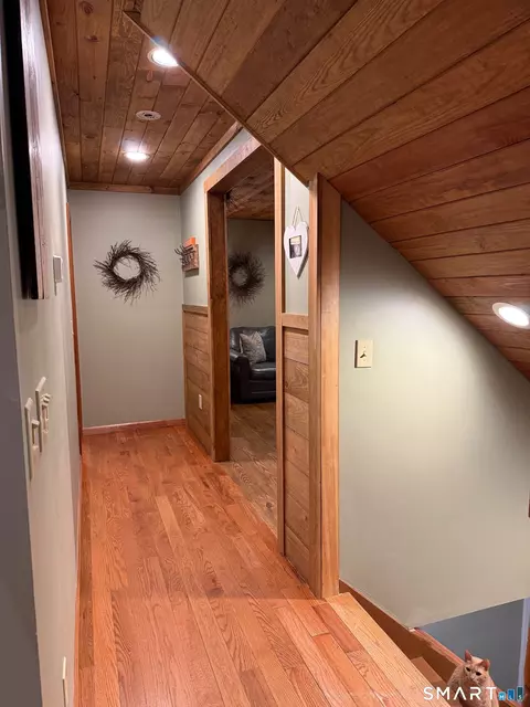 Entry Way - 419 Lathrop Rd, Plainfield, CT 06374 photo 2 of 4