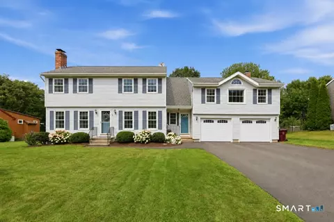 84 Lake Garda Dr, Unionville, CT 06085