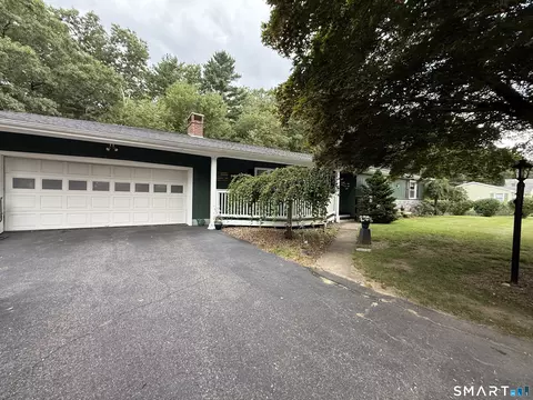 33 Bonnette Ave, Thompson, CT 06277