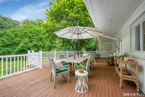 Exterior - 9 Old Forge Rd, Greenwich, CT 06830 photo 2 of 7