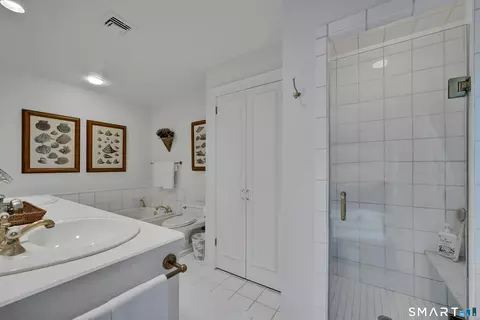 Bath - 9 Old Forge Rd, Greenwich, CT 06830 photo 1 of 3